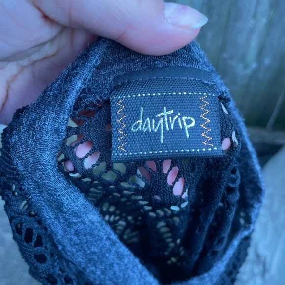 DAYTRIP GRAPHIC TEE - Picture 3 of 4